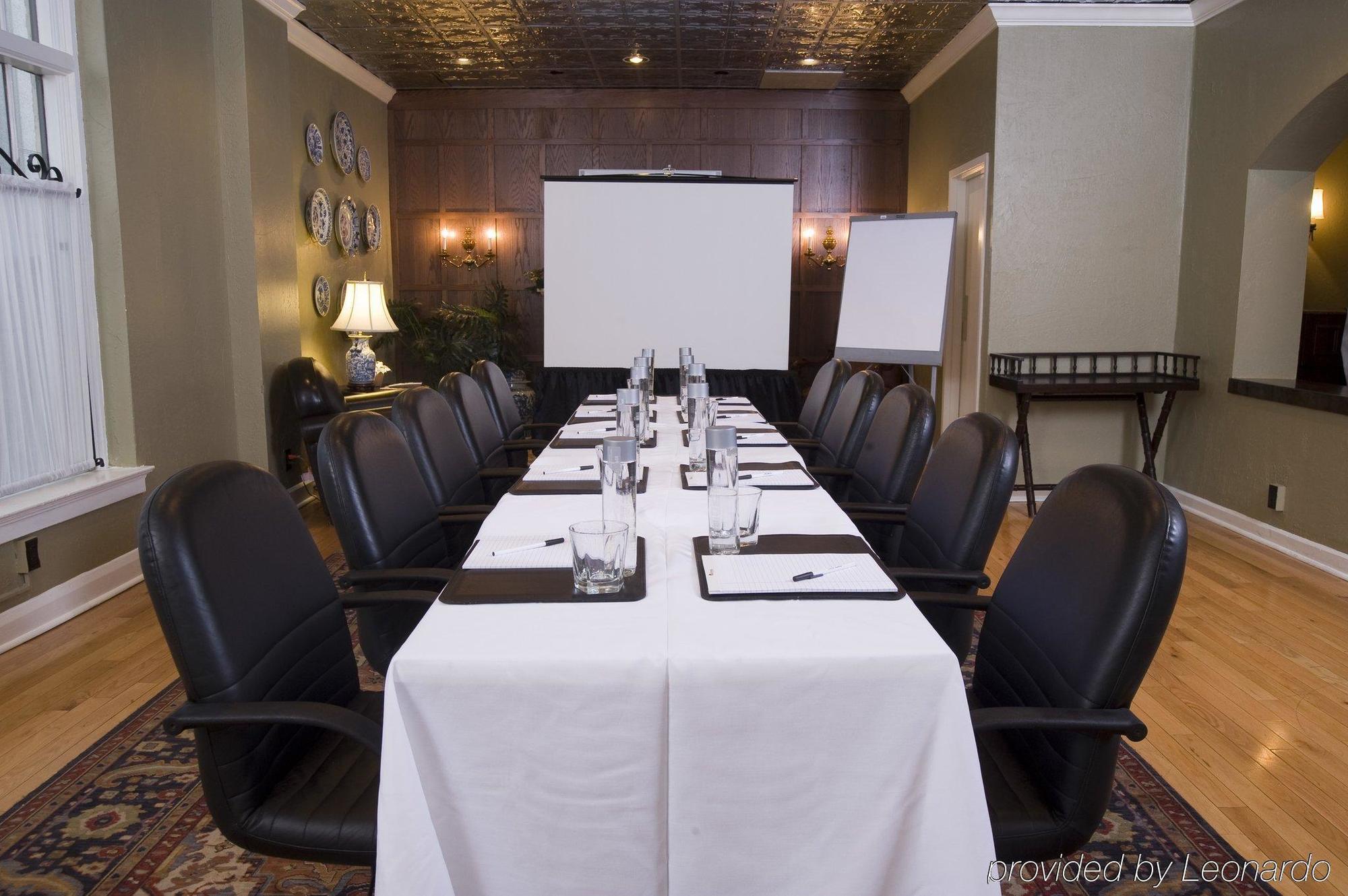 Seven Gables Inn, St Louis West, A Tribute Portfolio Hotel Clayton Facilidades foto