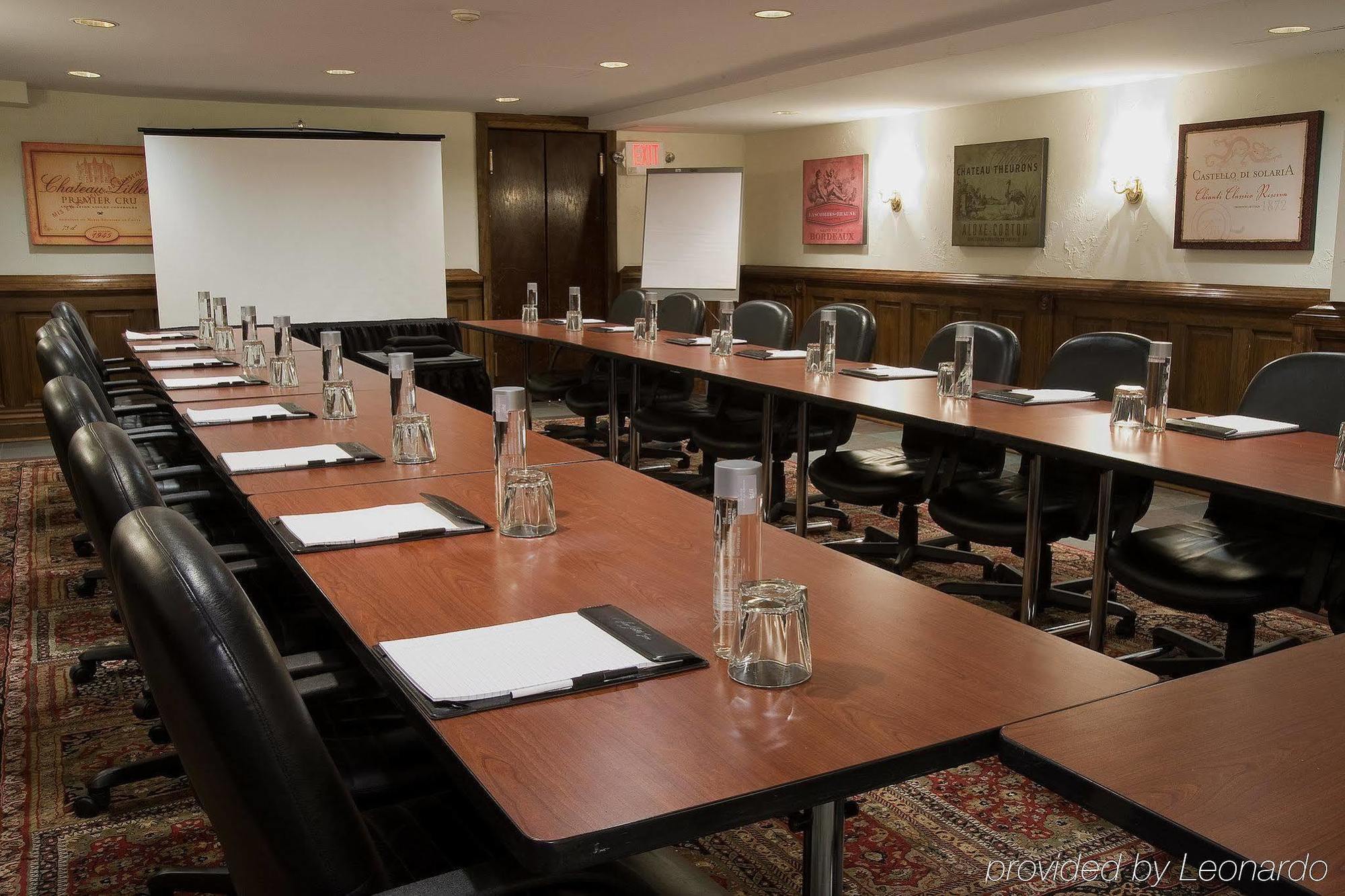 Seven Gables Inn, St Louis West, A Tribute Portfolio Hotel Clayton Facilidades foto